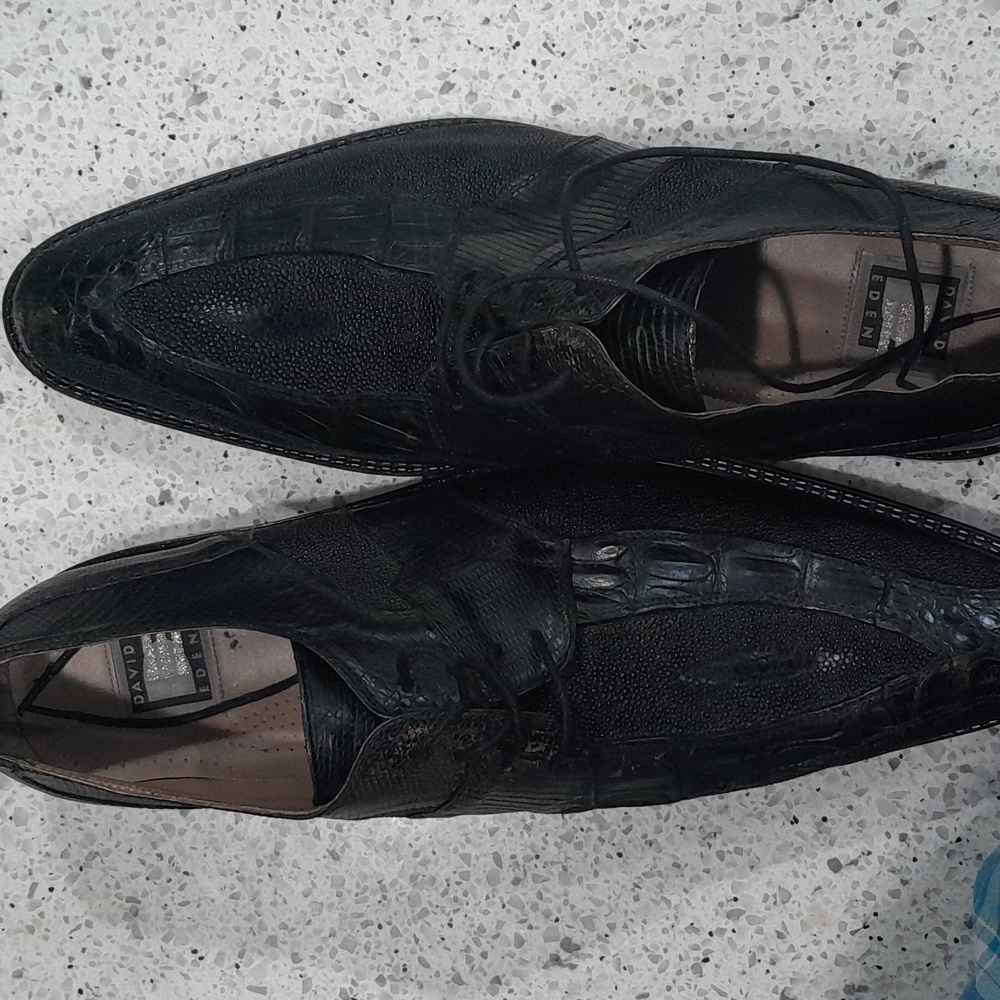Lace up used men crock and stingray black shoes